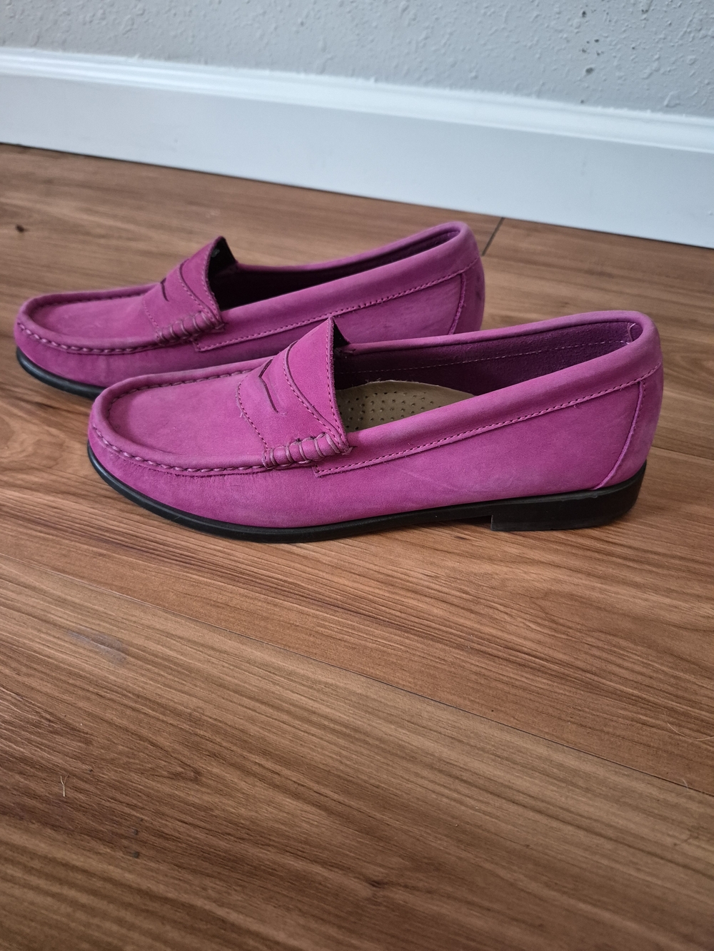 G.H. Bass & Co. Weejuns Pink Suede Penny Loafers Size 8M - Picture 2 of 9